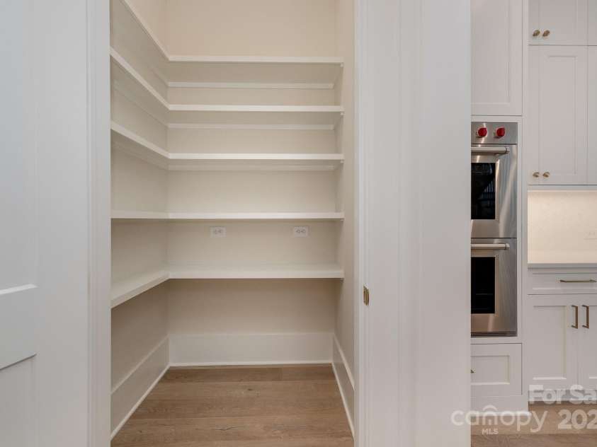 3200 Providence Road, Charlotte, NC 28211.  MLS# CAR4240140, YatesRealty ID 8836. Pantry