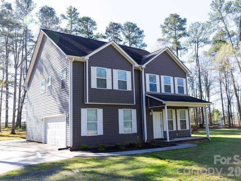 402 Spring Lake Drive, Monroe, NC 28110.  MLS# CAR4358144, YatesRealty ID 8837. 