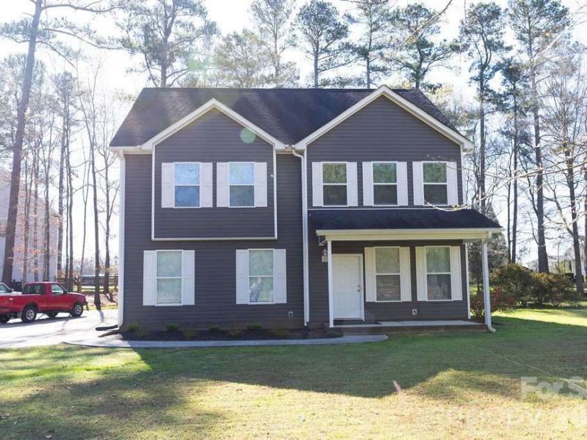 402 Spring Lake Drive, Monroe, NC 28110.  MLS# CAR4358144, YatesRealty ID 8837. 