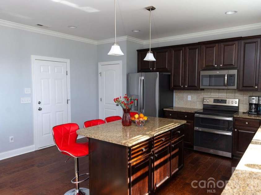 402 Spring Lake Drive, Monroe, NC 28110.  MLS# CAR4358144, YatesRealty ID 8837. Kitchen