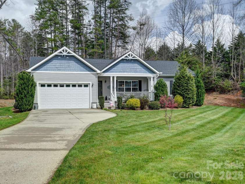 241 West Sunset Ridge Drive, Etowah, NC 28729.  MLS# CAR4365261, YatesRealty ID 8839. 
