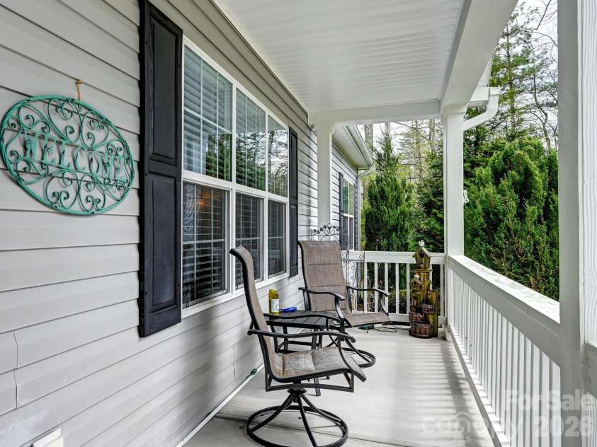 241 West Sunset Ridge Drive, Etowah, NC 28729.  MLS# CAR4365261, YatesRealty ID 8839. 