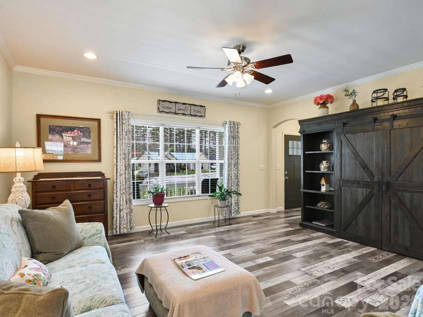 241 West Sunset Ridge Drive, Etowah, NC 28729.  MLS# CAR4365261, YatesRealty ID 8839. 