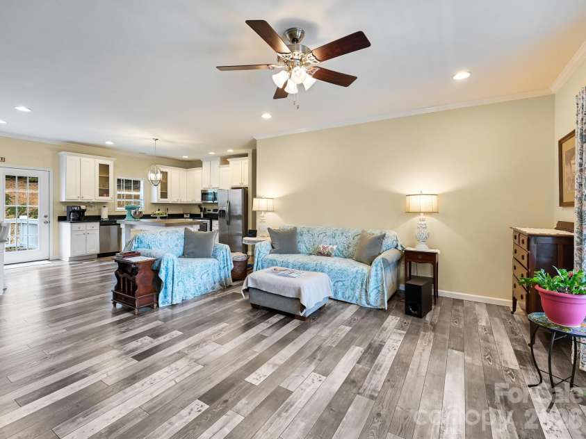 241 West Sunset Ridge Drive, Etowah, NC 28729.  MLS# CAR4365261, YatesRealty ID 8839. 