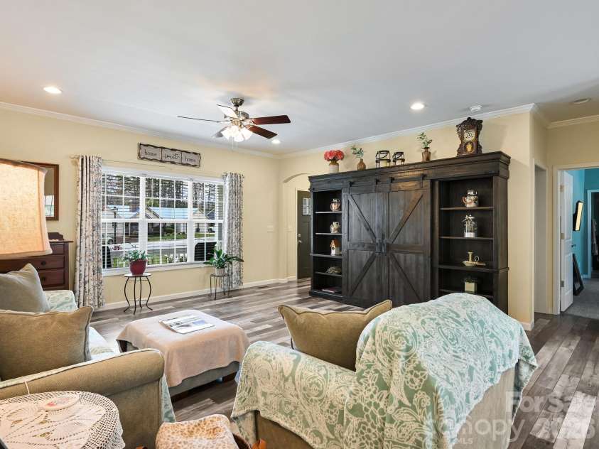 241 West Sunset Ridge Drive, Etowah, NC 28729.  MLS# CAR4365261, YatesRealty ID 8839. 