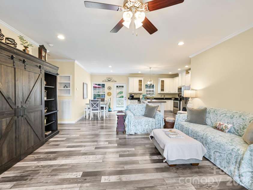 241 West Sunset Ridge Drive, Etowah, NC 28729.  MLS# CAR4365261, YatesRealty ID 8839. 