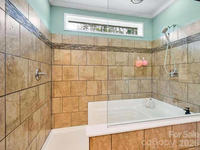241 West Sunset Ridge Drive, Etowah, NC 28729.  MLS# CAR4365261, YatesRealty ID 8839. 