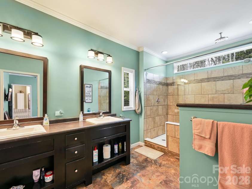 241 West Sunset Ridge Drive, Etowah, NC 28729.  MLS# CAR4365261, YatesRealty ID 8839. 