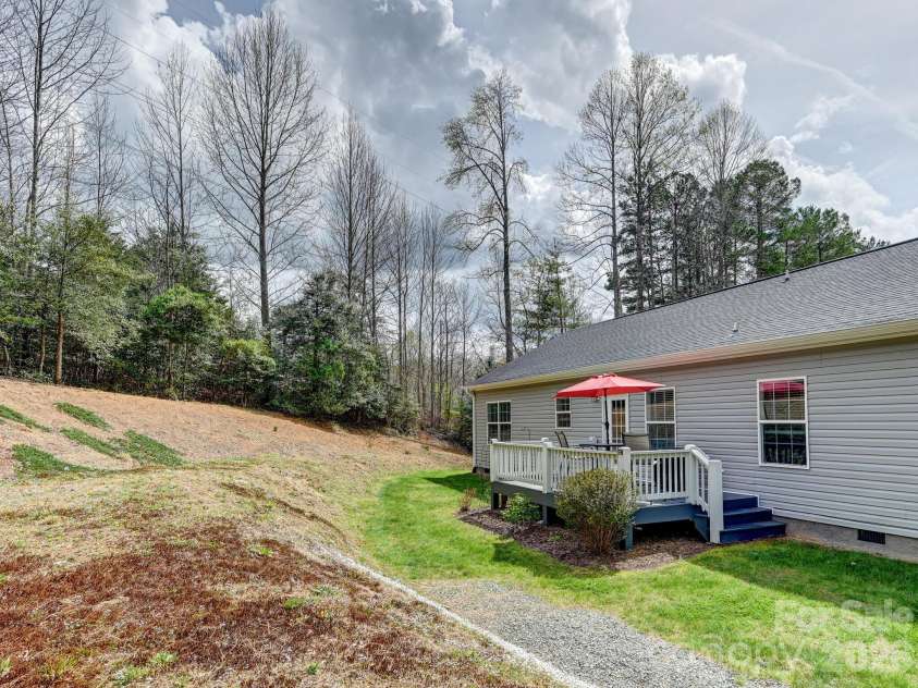 241 West Sunset Ridge Drive, Etowah, NC 28729.  MLS# CAR4365261, YatesRealty ID 8839. 