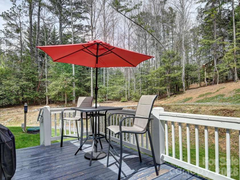 241 West Sunset Ridge Drive, Etowah, NC 28729.  MLS# CAR4365261, YatesRealty ID 8839. 
