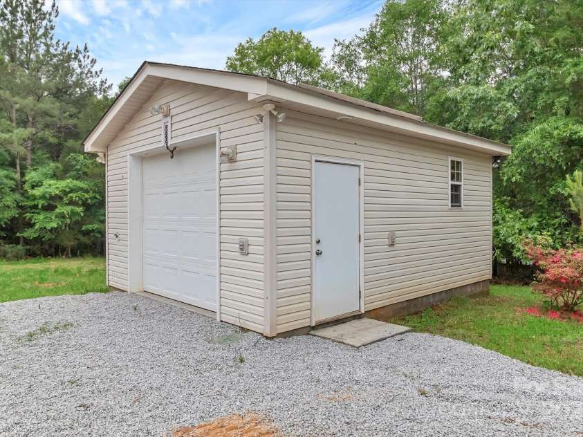 332 Rebound Road, Lancaster, SC 29720.  MLS# CAR4254663, YatesRealty ID 8840. 