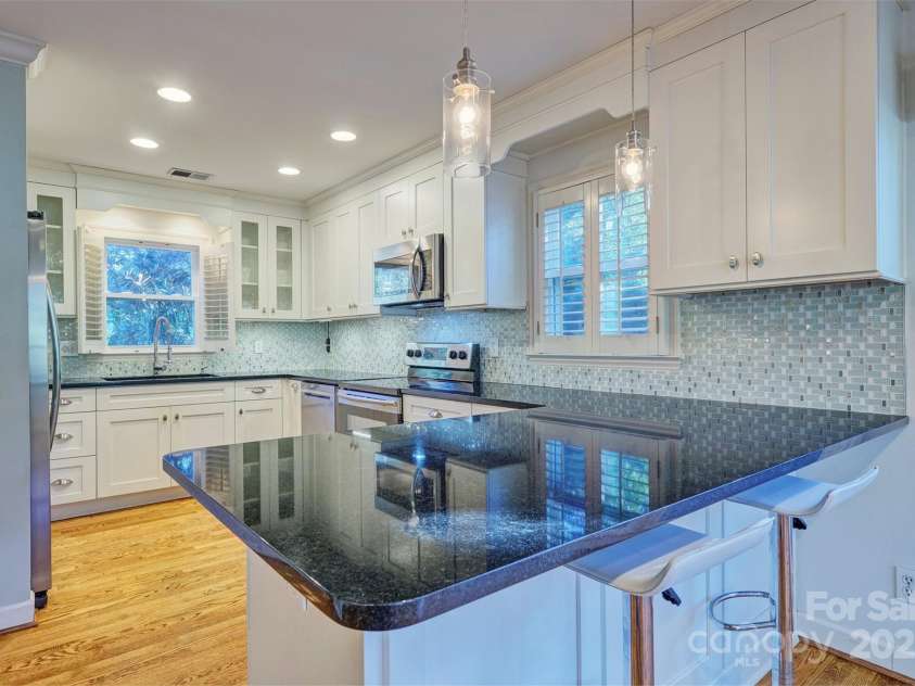 94 Heritage Drive, Lake Wylie, SC 29710.  MLS# CAR4196834, YatesRealty ID 8840. 