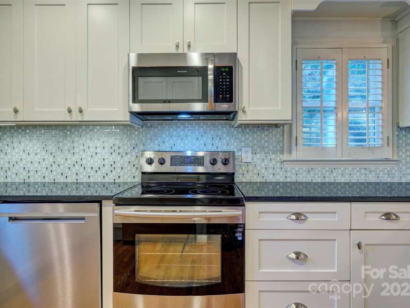 94 Heritage Drive, Lake Wylie, SC 29710.  MLS# CAR4196834, YatesRealty ID 8840. 