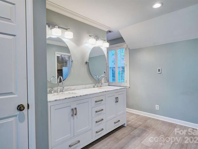 94 Heritage Drive, Lake Wylie, SC 29710.  MLS# CAR4196834, YatesRealty ID 8840. 