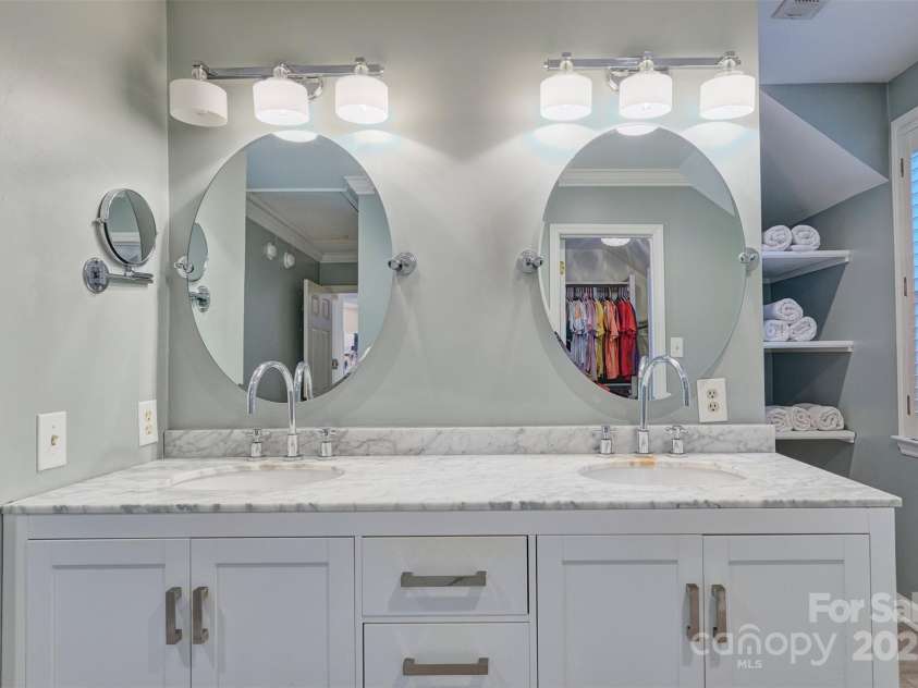 94 Heritage Drive, Lake Wylie, SC 29710.  MLS# CAR4196834, YatesRealty ID 8840. 