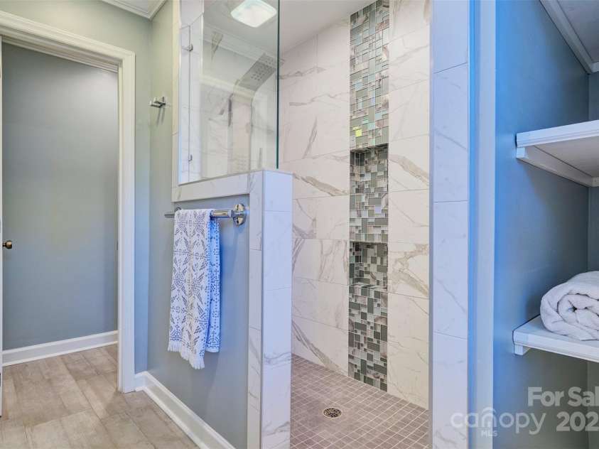 94 Heritage Drive, Lake Wylie, SC 29710.  MLS# CAR4196834, YatesRealty ID 8840. 