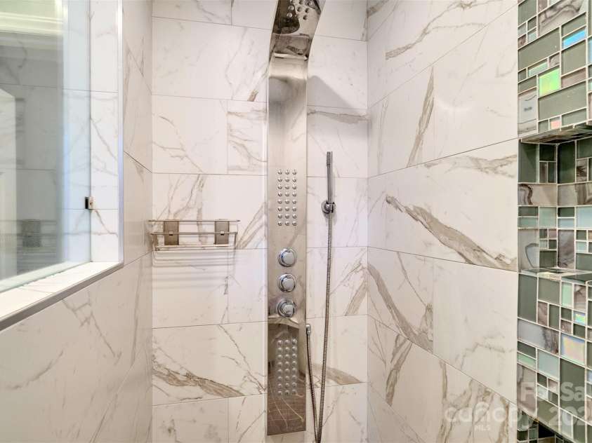 94 Heritage Drive, Lake Wylie, SC 29710.  MLS# CAR4196834, YatesRealty ID 8840. 