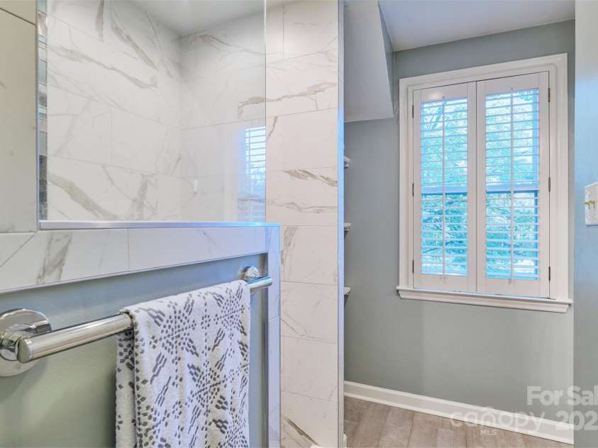 94 Heritage Drive, Lake Wylie, SC 29710.  MLS# CAR4196834, YatesRealty ID 8840. 