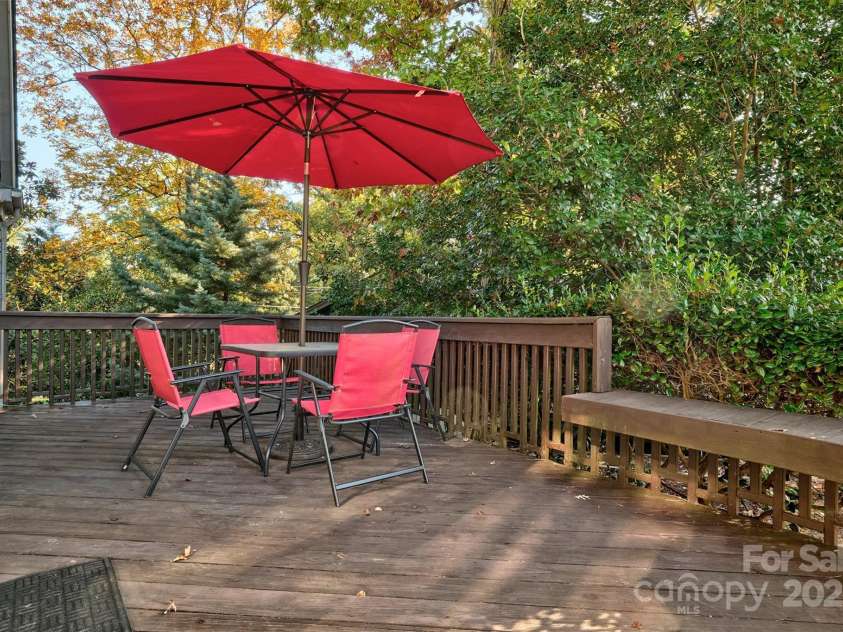 94 Heritage Drive, Lake Wylie, SC 29710.  MLS# CAR4196834, YatesRealty ID 8840. 