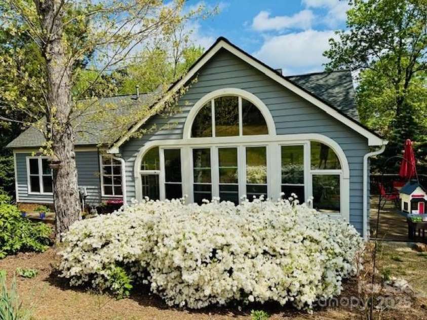 94 Heritage Drive, Lake Wylie, SC 29710.  MLS# CAR4196834, YatesRealty ID 8840. 