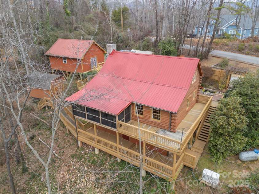 143 Caledonia Road, Landrum, SC 29356.  MLS# CAR4233851, YatesRealty ID 8841. 