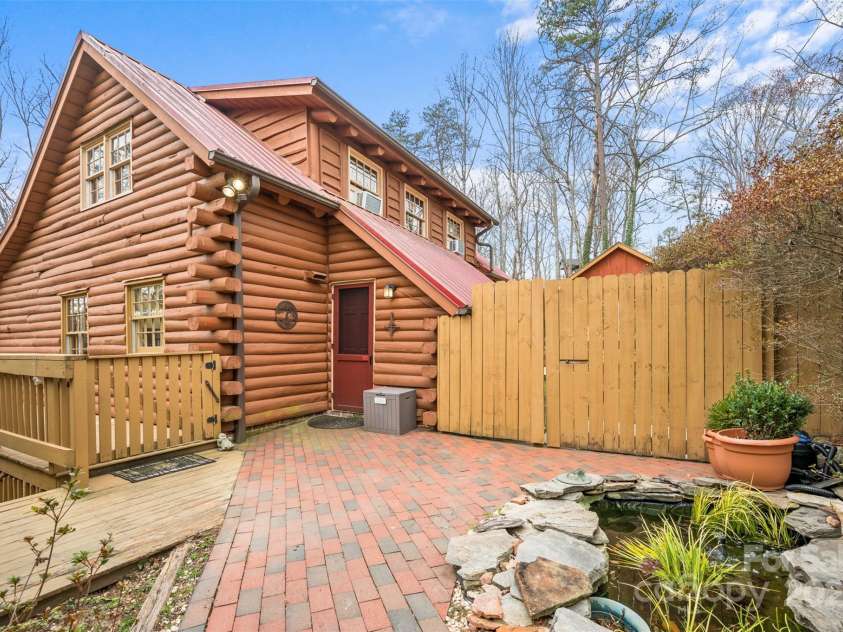 143 Caledonia Road, Landrum, SC 29356.  MLS# CAR4233851, YatesRealty ID 8841. 