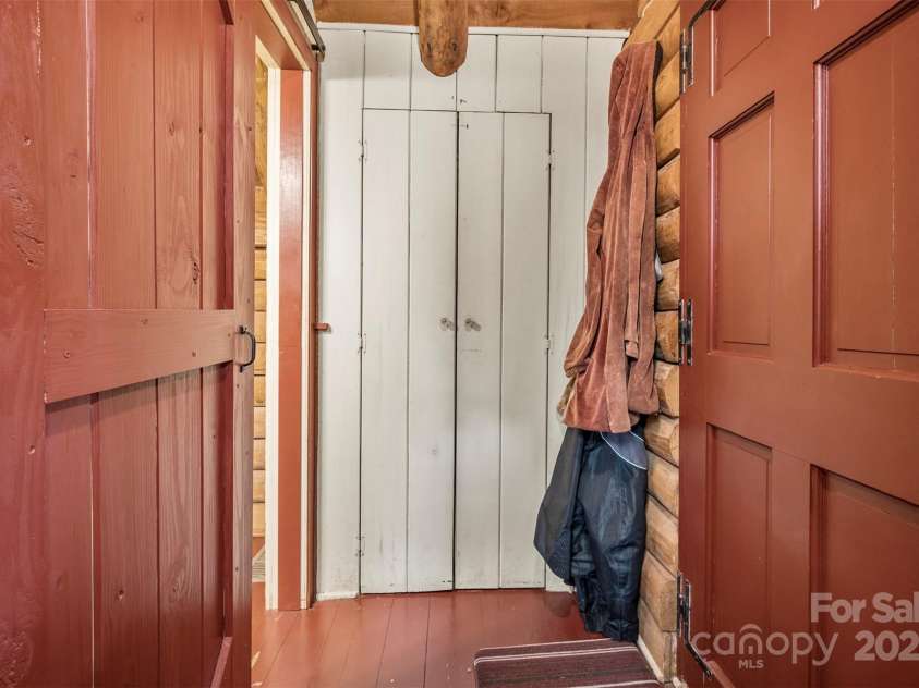 143 Caledonia Road, Landrum, SC 29356.  MLS# CAR4233851, YatesRealty ID 8841. 