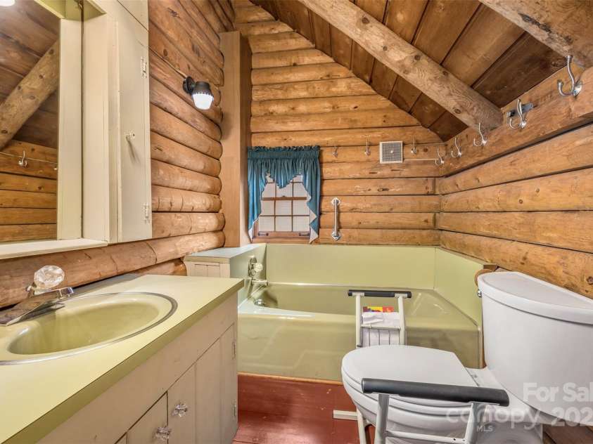 143 Caledonia Road, Landrum, SC 29356.  MLS# CAR4233851, YatesRealty ID 8841. 