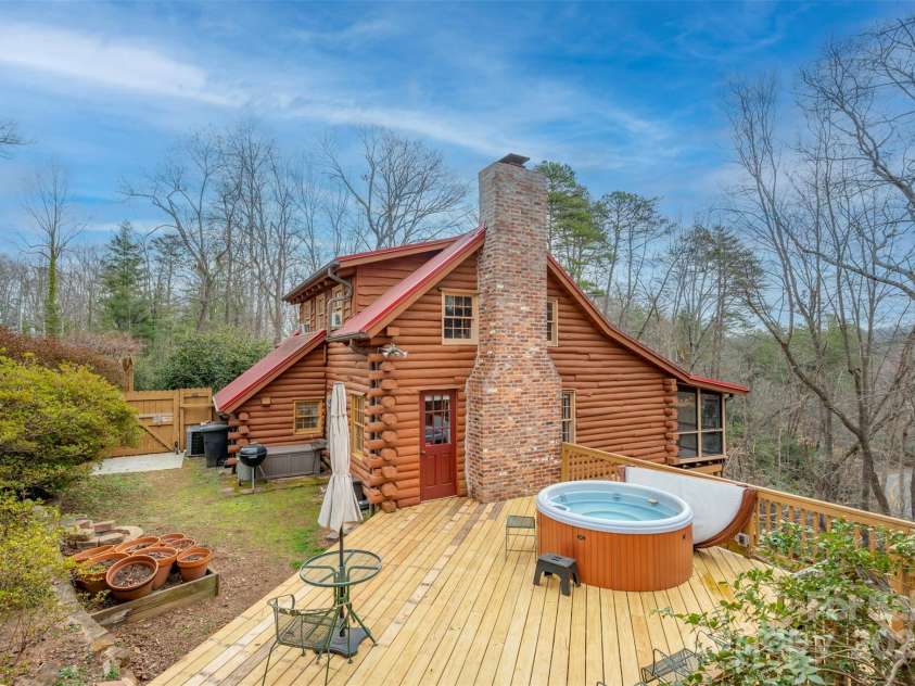 143 Caledonia Road, Landrum, SC 29356.  MLS# CAR4233851, YatesRealty ID 8841. 