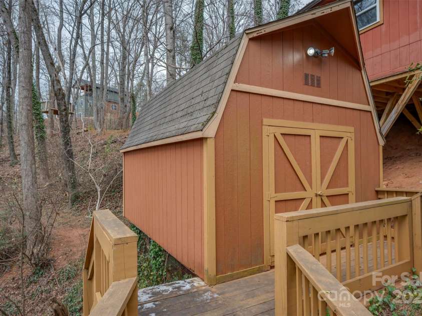 143 Caledonia Road, Landrum, SC 29356.  MLS# CAR4233851, YatesRealty ID 8841. 