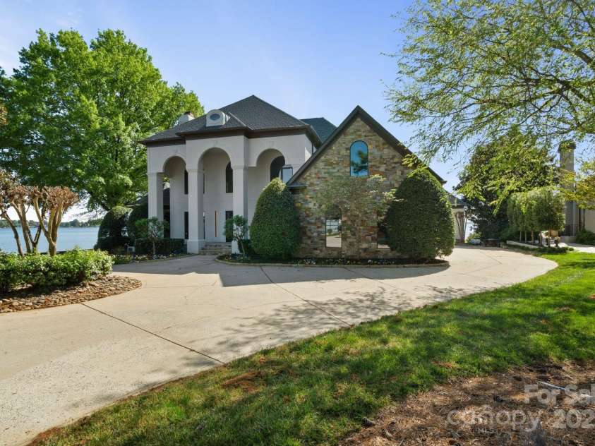114 Ventana Court, Mooresville, NC 28117.  MLS# CAR4241186, YatesRealty ID 8842. 