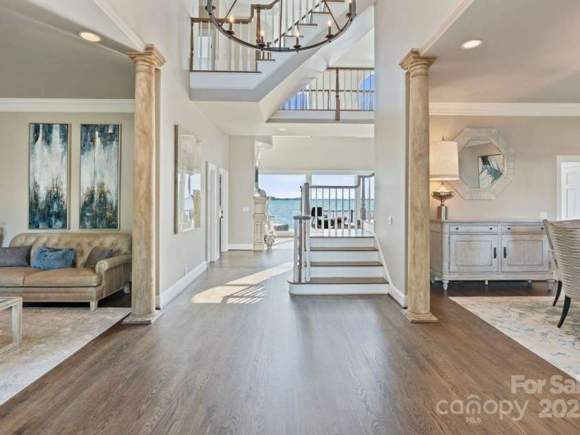 114 Ventana Court, Mooresville, NC 28117.  MLS# CAR4241186, YatesRealty ID 8842. Abundant natural light fills the foyer.