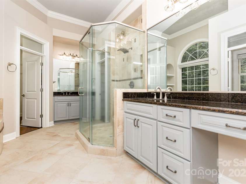 114 Misty Meadows Court, Mooresville, NC 28117.  MLS# CAR4280327, YatesRealty ID 8843. Primary Bath