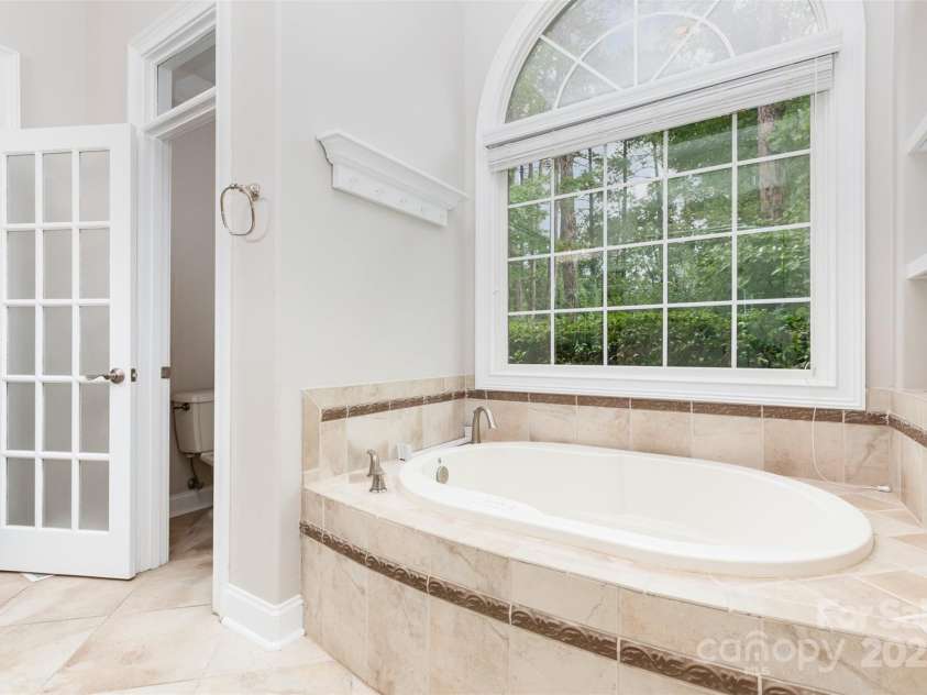 114 Misty Meadows Court, Mooresville, NC 28117.  MLS# CAR4280327, YatesRealty ID 8843. Spa like tub