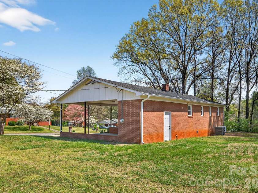 603 Bost Street, Statesville, NC 28677.  MLS# CAR4361705, YatesRealty ID 8843. 