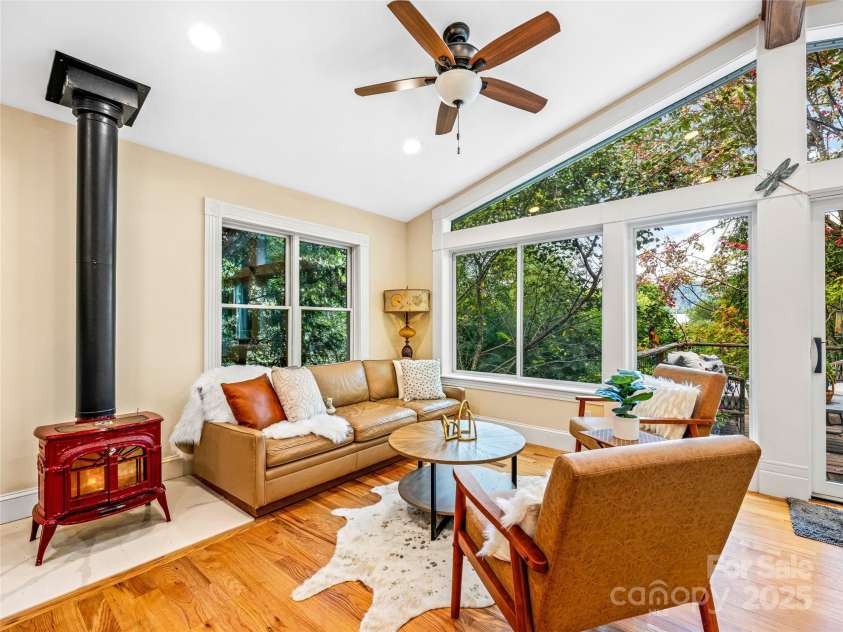 138 French Broad Avenue, Asheville, NC 28801.  MLS# CAR4301394, YatesRealty ID 8844. 