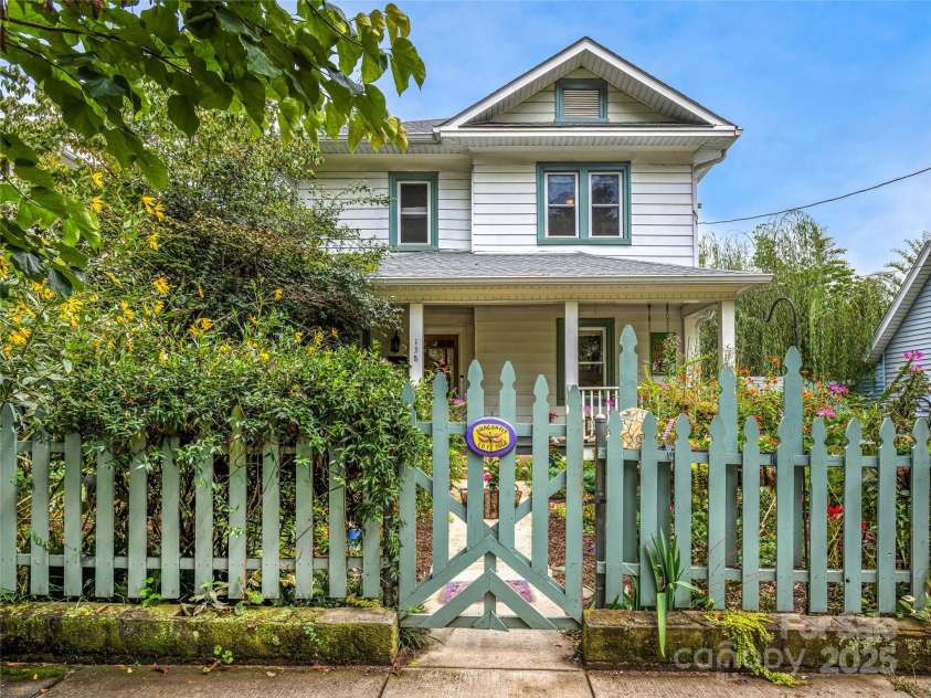 138 French Broad Avenue, Asheville, NC 28801.  MLS# CAR4301394, YatesRealty ID 8844. 