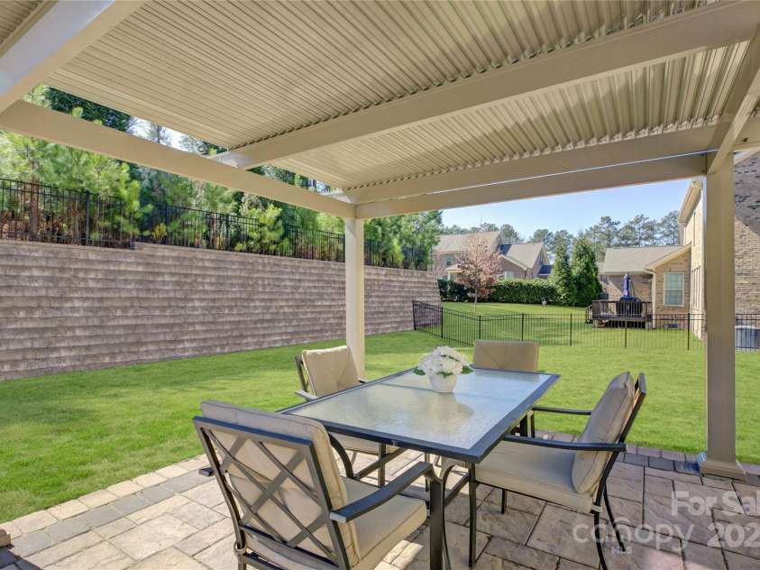 17809 Pawleys Plantation Lane, Charlotte, NC 28278.  MLS# CAR4230692, YatesRealty ID 8846. 