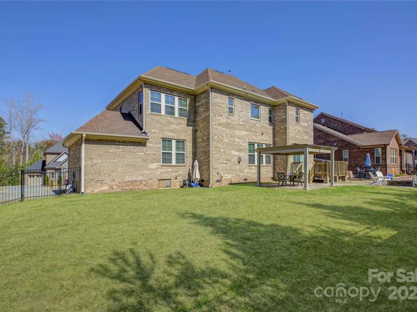 17809 Pawleys Plantation Lane, Charlotte, NC 28278.  MLS# CAR4230692, YatesRealty ID 8846. 