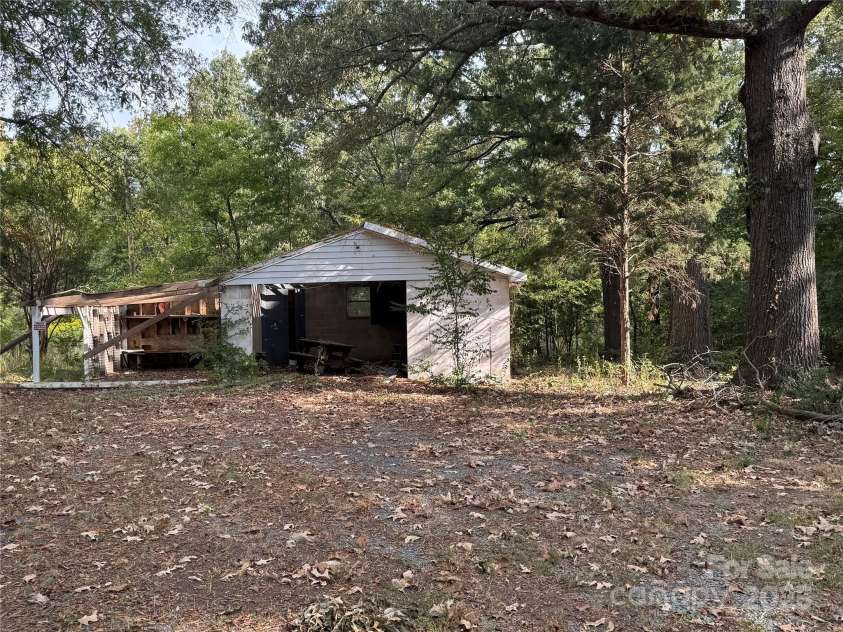 2809 James Hamilton Road, Monroe, NC 28110.  MLS# CAR4304977, YatesRealty ID 8846. 