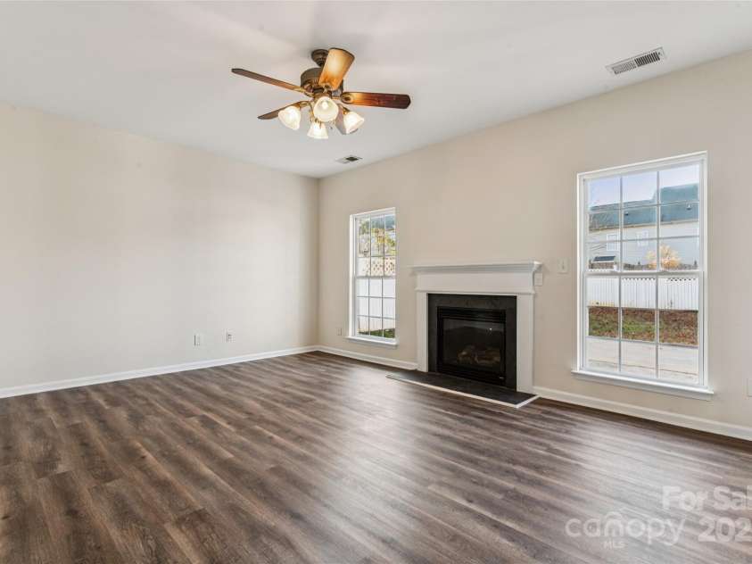 11414 Sidney Crest Avenue, Charlotte, NC 28213.  MLS# CAR4326714, YatesRealty ID 8847. 