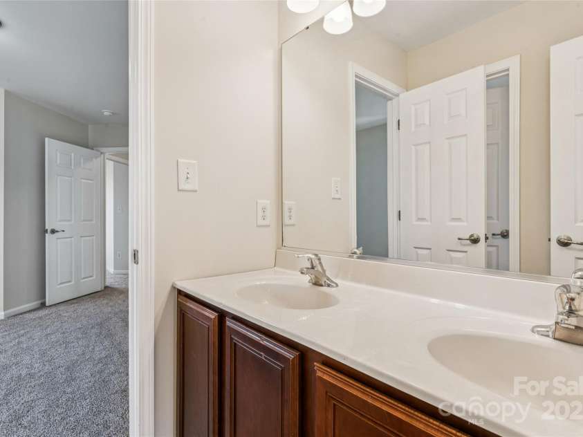 11414 Sidney Crest Avenue, Charlotte, NC 28213.  MLS# CAR4326714, YatesRealty ID 8847. 