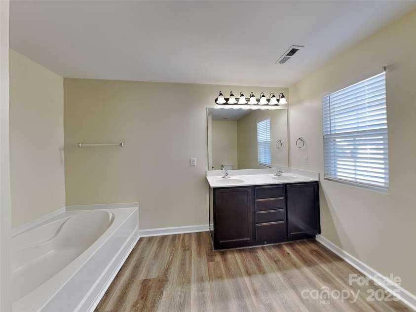 620 Weyburn Drive, Concord, NC 28027.  MLS# CAR4232936, YatesRealty ID 8847. 