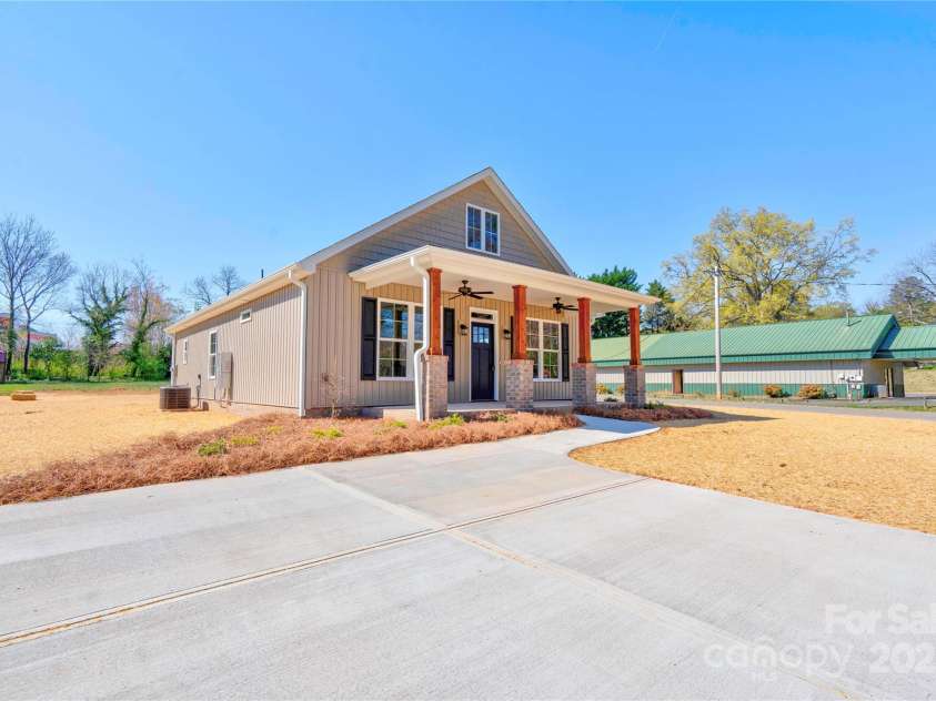 604 Ridge Street, Kings Mountain, NC 28086.  MLS# CAR4217590, YatesRealty ID 8848. 