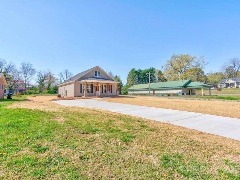 604 Ridge Street, Kings Mountain, NC 28086.  MLS# CAR4217590, YatesRealty ID 8848. 