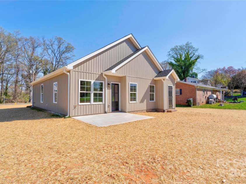 604 Ridge Street, Kings Mountain, NC 28086.  MLS# CAR4217590, YatesRealty ID 8848. 