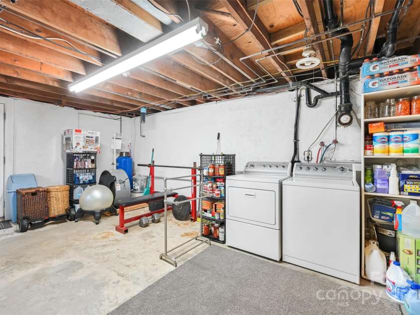 29 Delta Drive, Hendersonville, NC 28792.  MLS# CAR4243715, YatesRealty ID 8849. 