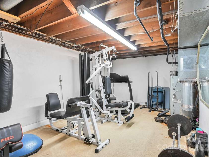 29 Delta Drive, Hendersonville, NC 28792.  MLS# CAR4243715, YatesRealty ID 8849. 