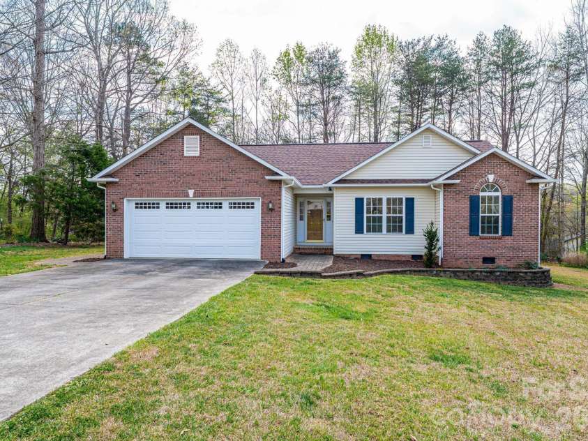 3410 Overbrook Drive, Conover, NC 28613.  MLS# CAR4364388, YatesRealty ID 8849. 