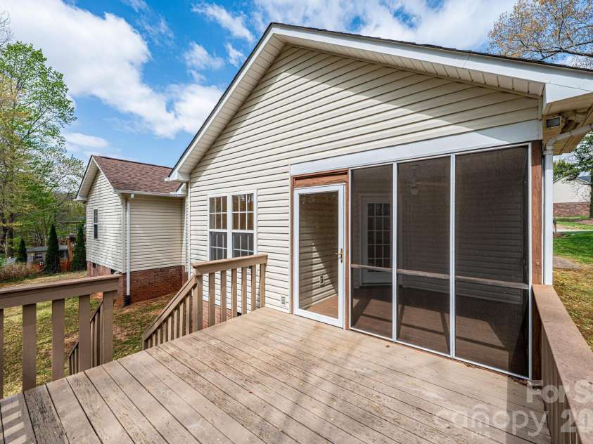 3410 Overbrook Drive, Conover, NC 28613.  MLS# CAR4364388, YatesRealty ID 8849. 